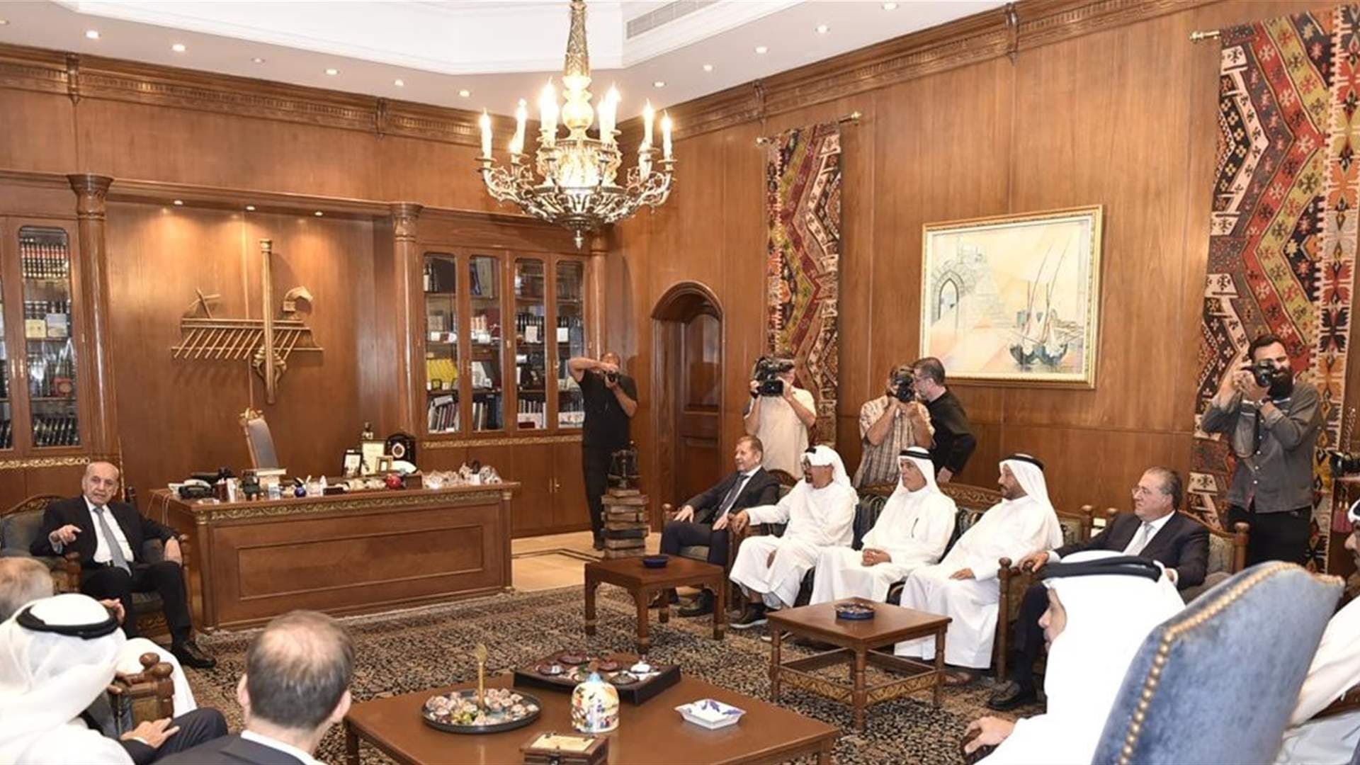 الرئيس بري يبحث مع الوفد الإماراتي