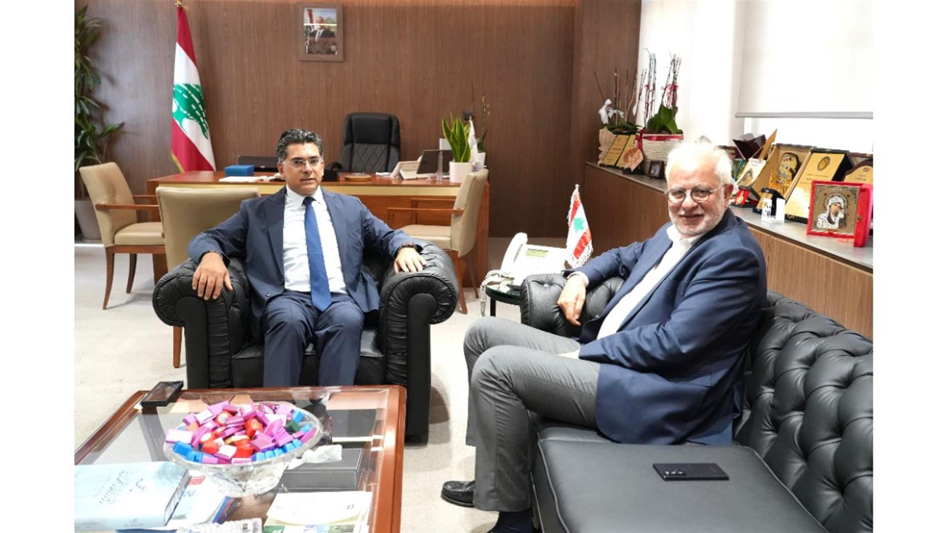 مباحثات بين الوزيرين للإعلام والعدل