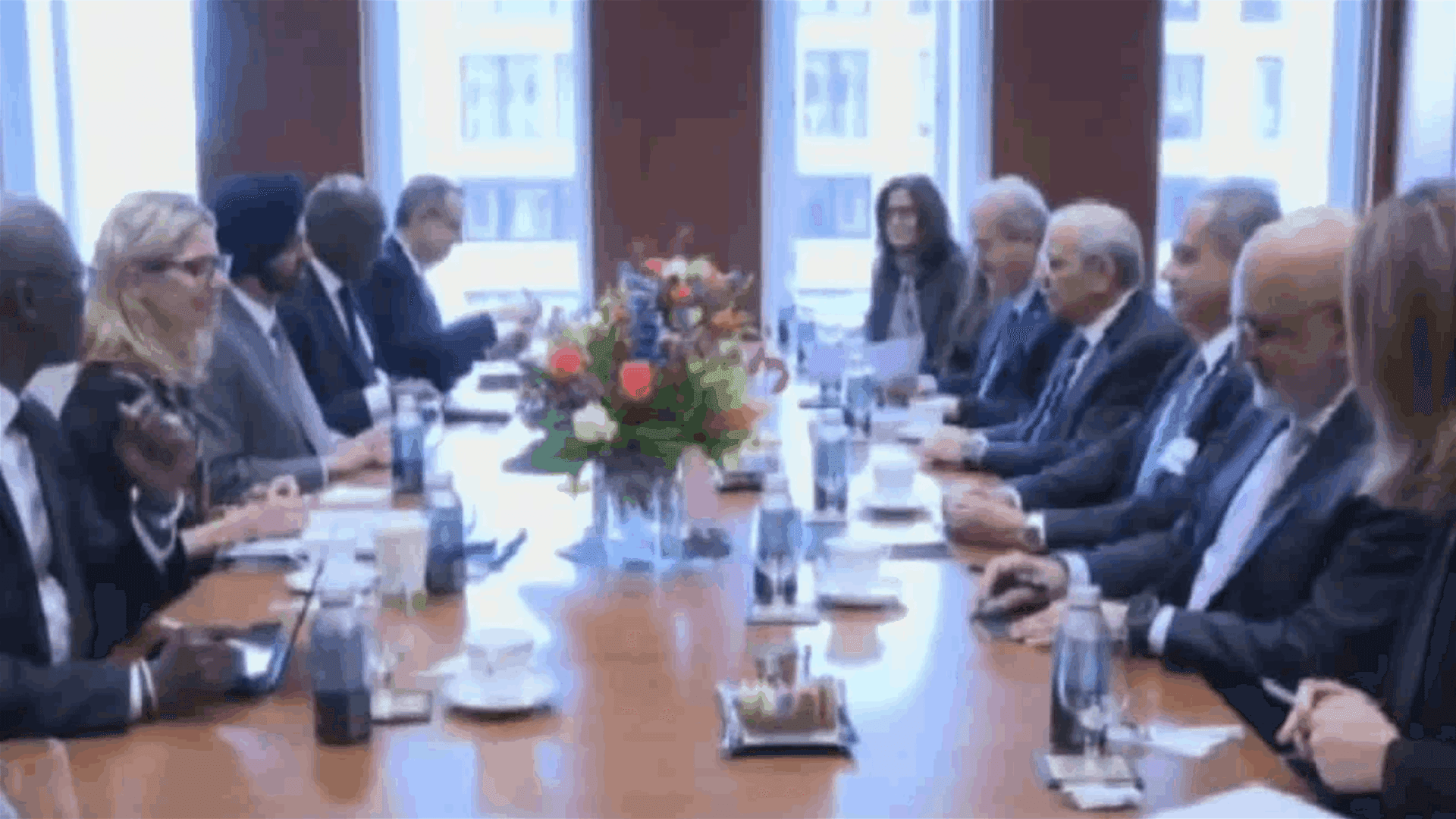 الرئيس يطعن في مادة إصلاح المصارف وكيف يتعامل الـIMF