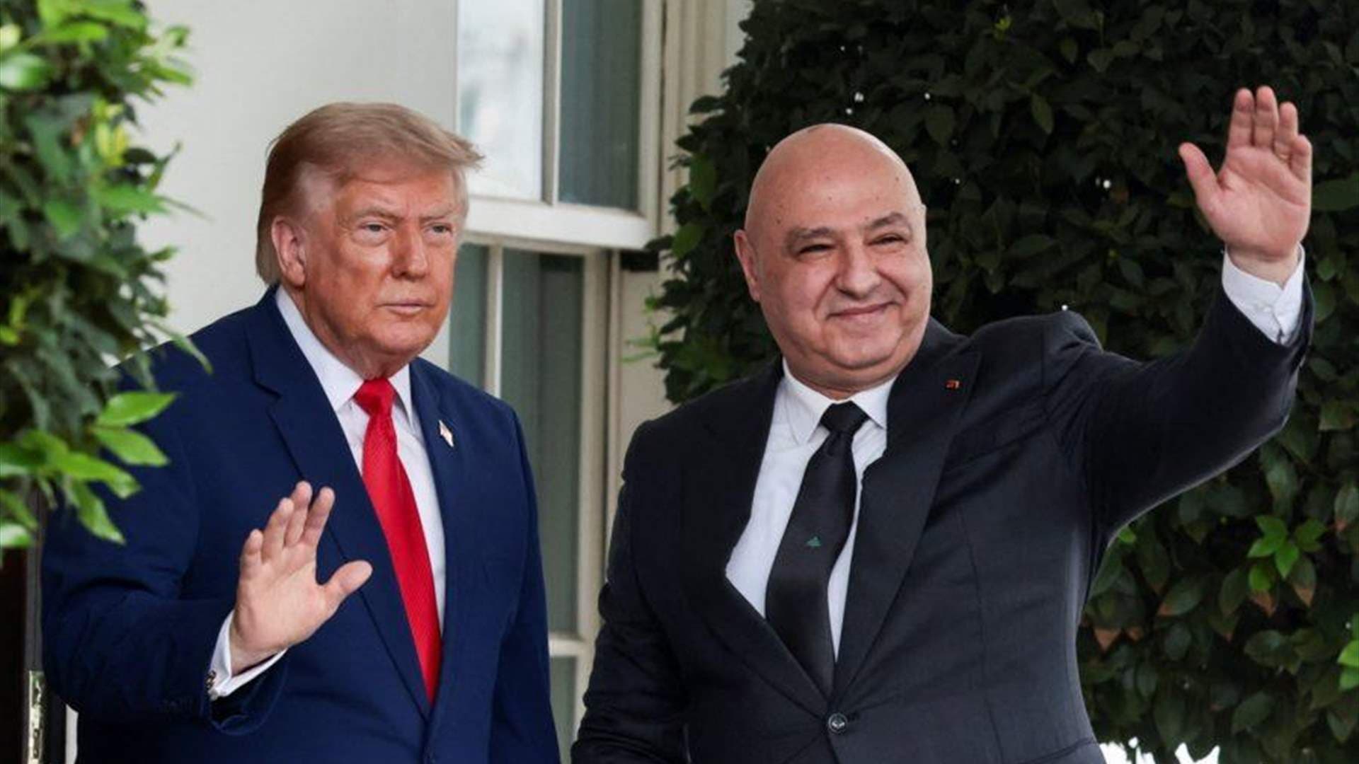 عون يرحب بقرار رفع قيود الطيران