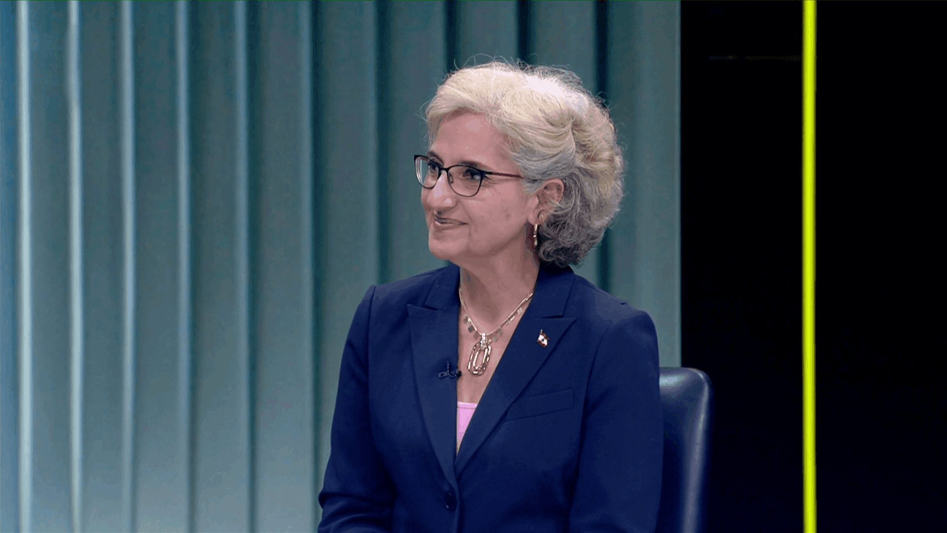 Education Minister defends public schools