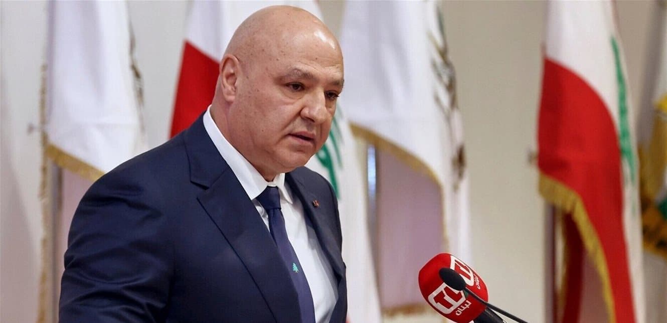 هل يخطط فريق الممانعة لمفاجأة لعون في البيت الأبيض