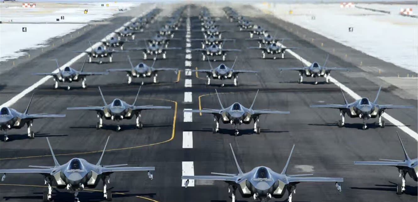 قاذفة B-1 أميركية تستهدف مواقع للحرس الثوري