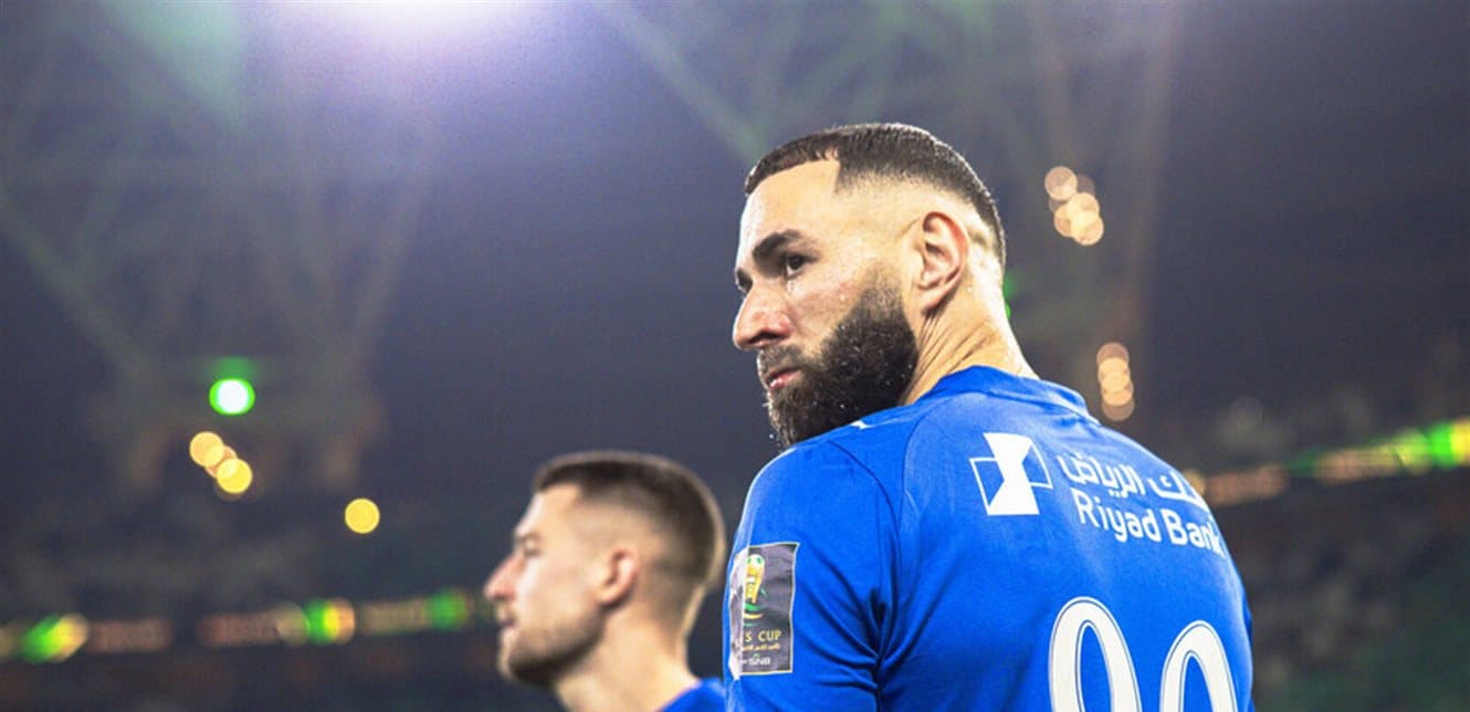 بنزيما يعزز تحدي الهلال السعودي