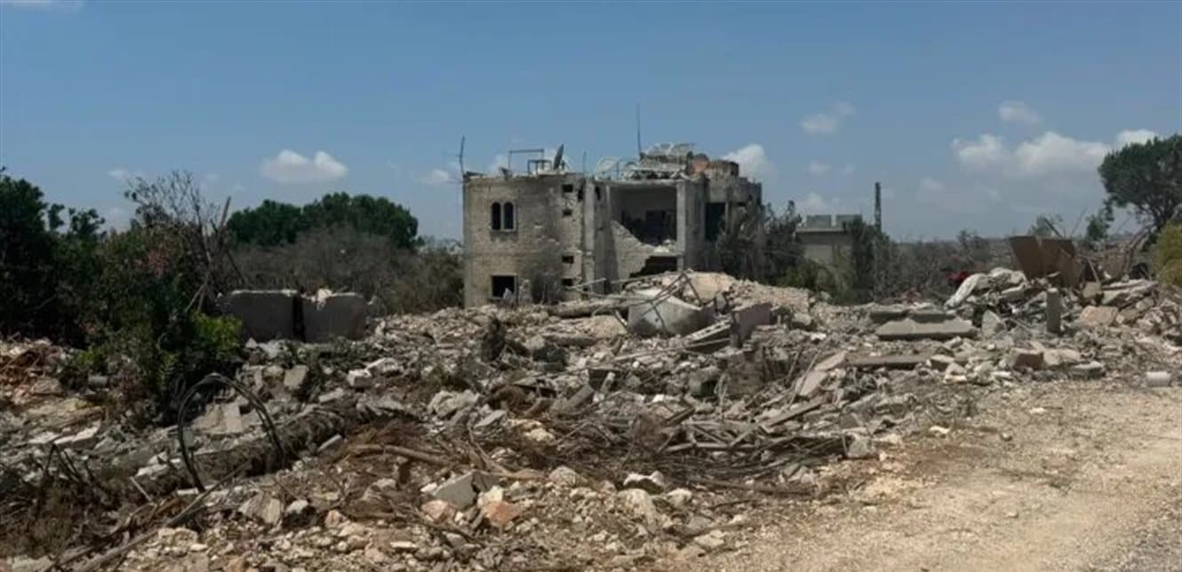 زوجان لبنانيان يعودان لمنزلهما في زوطر