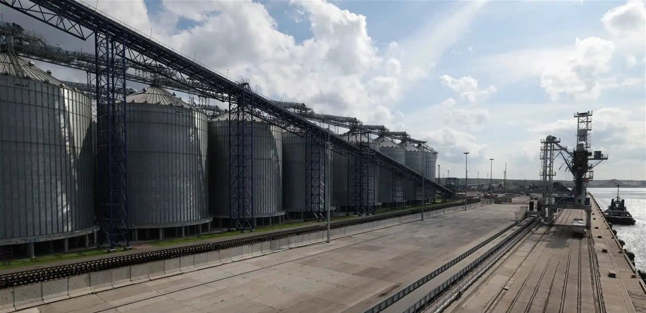 Ukrainian strike pauses Russian grain export