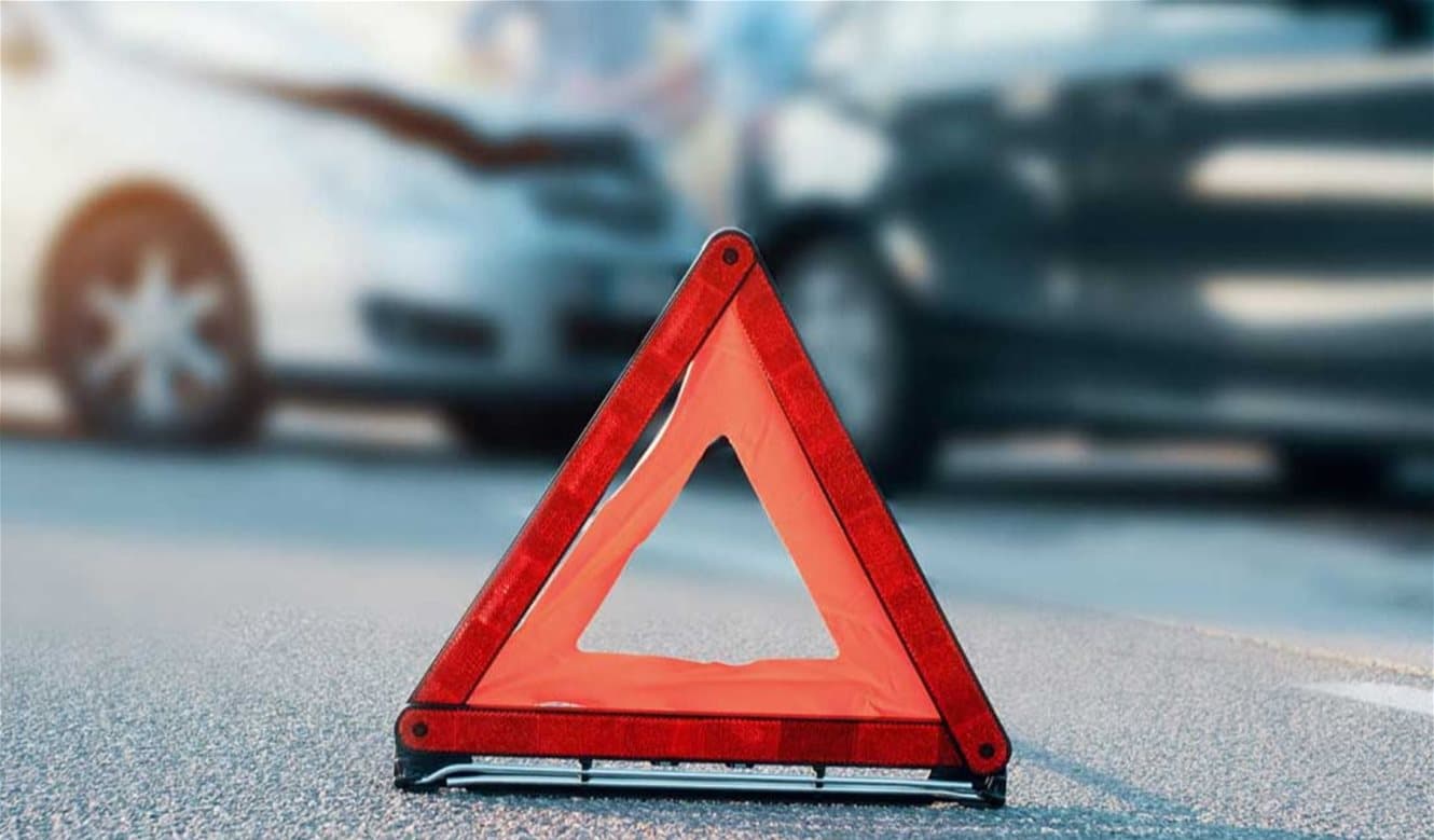 مصاب في حادث عند مستديرة العدلية