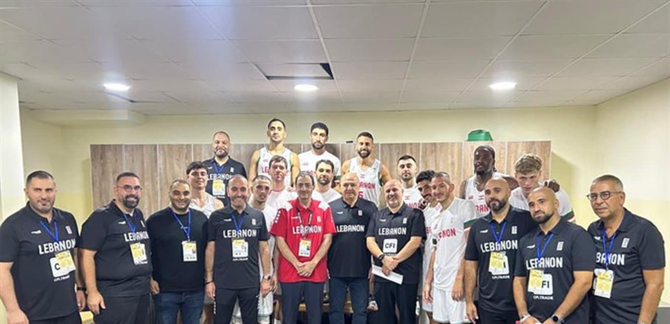 عون يدعم منتخب لبنان في ملعب نهاد نوفل