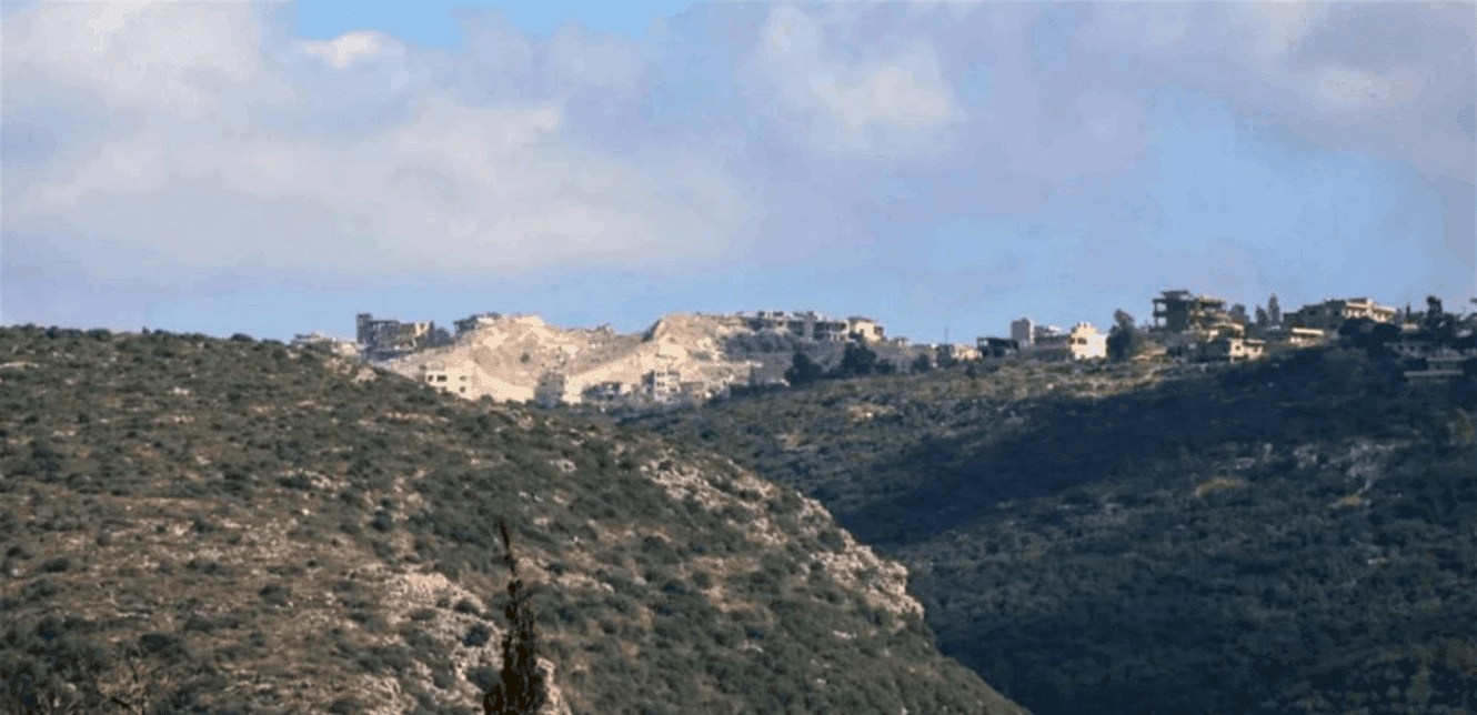 الجنوب يهيمن بثلاث مسارات والعدو يعلن السيطرة