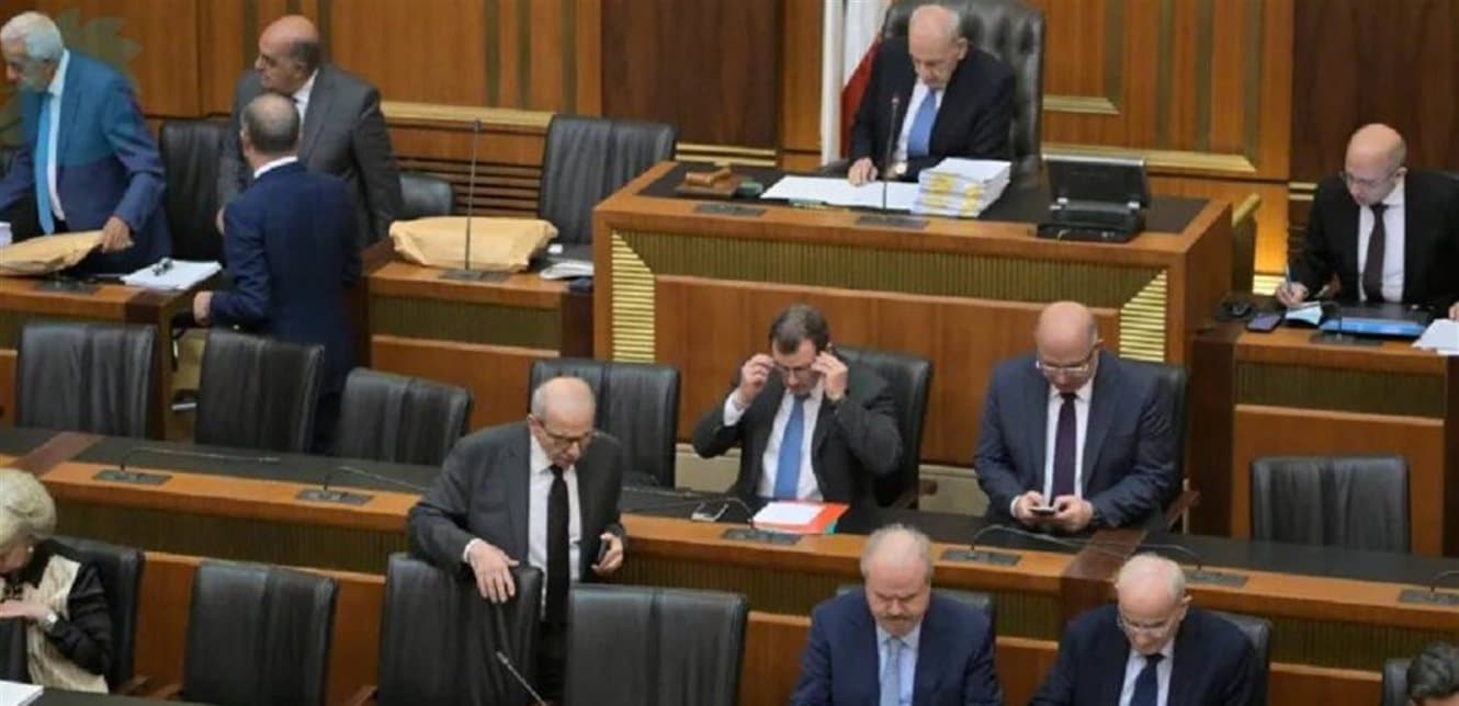 تباين في مواقف نائبي الحزب والقوات