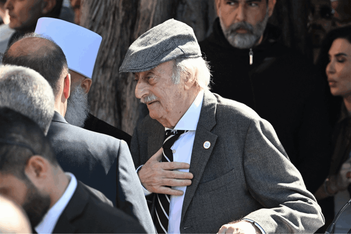 Jumblatt's move: tactical or mediating step
