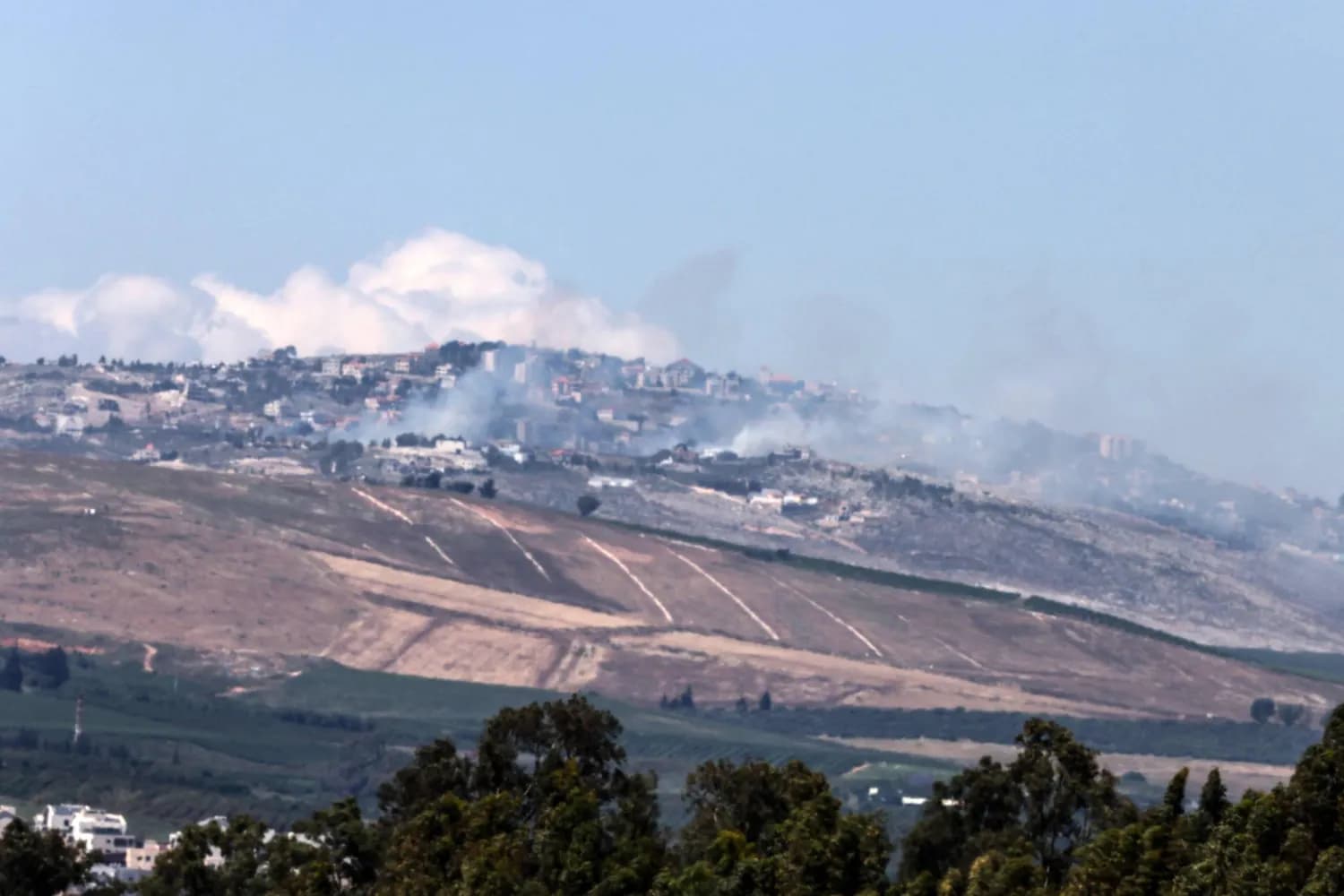 Enemy isolates Lebanese villages and drones pursue residents