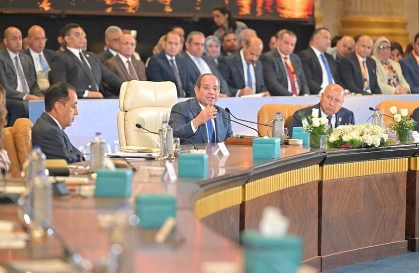 السيسي يأمر ببناء 200 ألف وحدة سكنية للإيجار