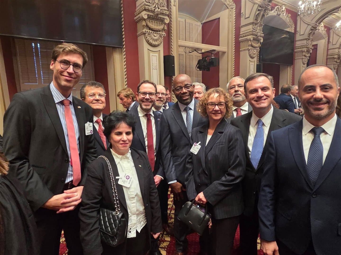 Consul Nimer Hammay congratulates La Vlamondin on Quebec Premier role