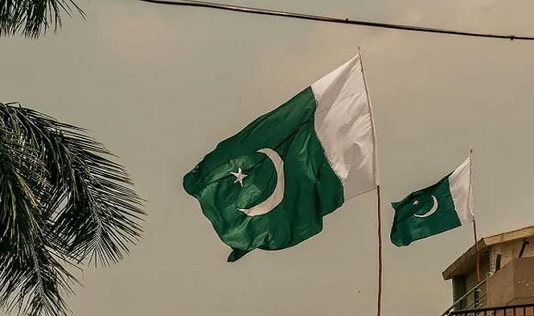Pakistan sends forces to Saudi Arabia