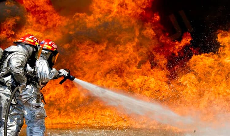 حريق في سوق الخضار بالعبدة