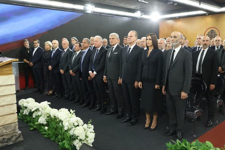 Aoun Calls for Regulating Military Wings