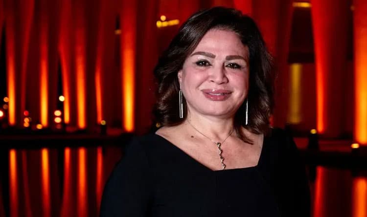 إلهام شاهين تنفى وفاتها