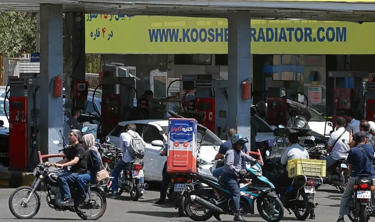 إيران تهدد بالرد على الإجراءات الأمريكية