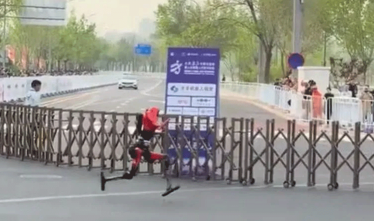 Chinese robot sets human record