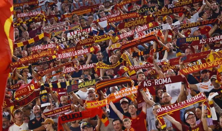 Italy restricts 16 Roma fans over fascist salutes