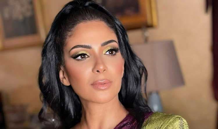 حجز على أموال منى زكي في 3 بنوك