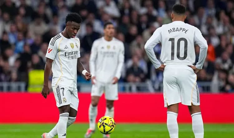 ريال مدريد يندهش من فينيسيوس يدفع من جيبه