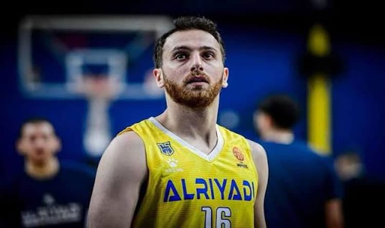 Wael Arakji pauses basketball for recovery