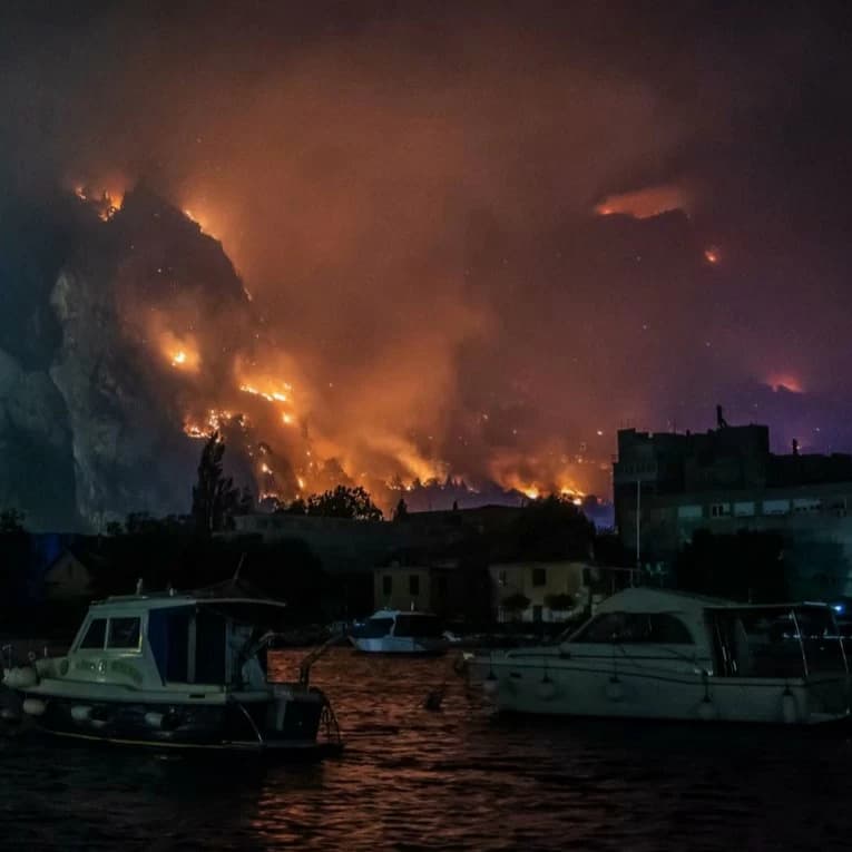 Large fire in eastern Belgium prompts evacuations and aircraft response