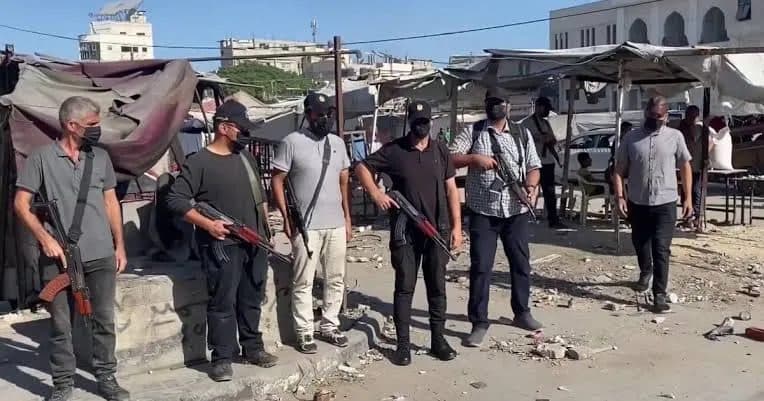 مصادر قدس: تسليم عناصر المليشيات أنفسهم
