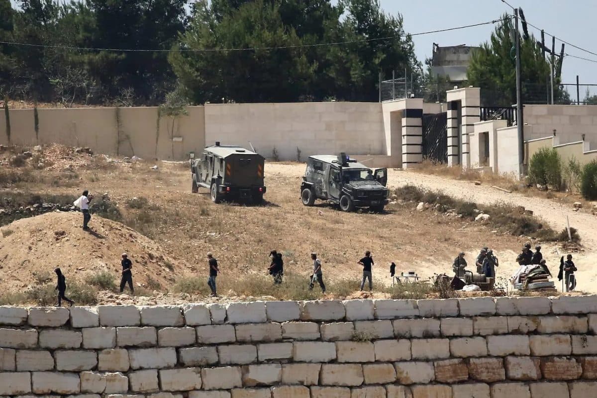 Qusra houses under 13-day siege