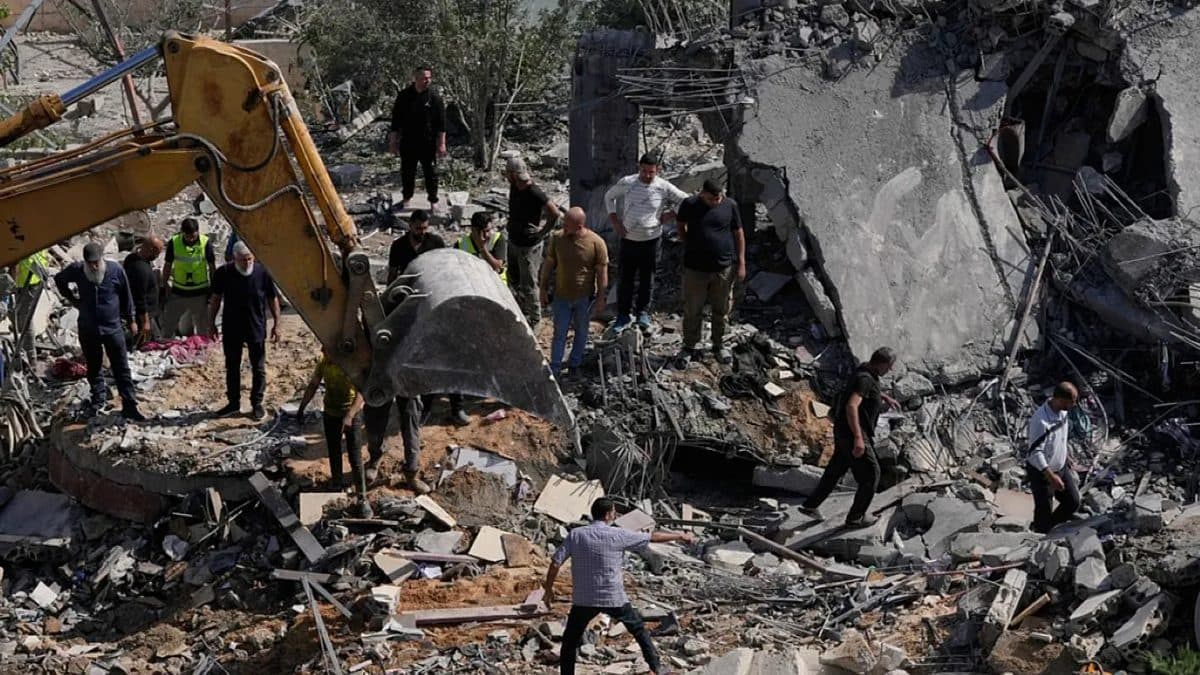 إصابة فتاة ووالدها بقصف جوي جنوبي لبنان