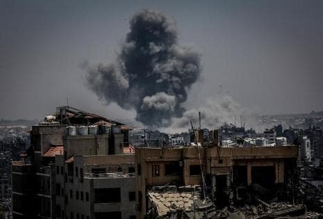 قصف مدفعي يُسفر عن شهداء وجرحى في حي الزيتون بغزة