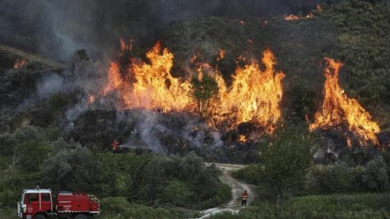 Fires in France and Spain evacuate 200,000
