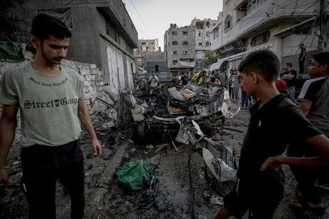 شهيدان في هجوم على سيارة بغرب غزة