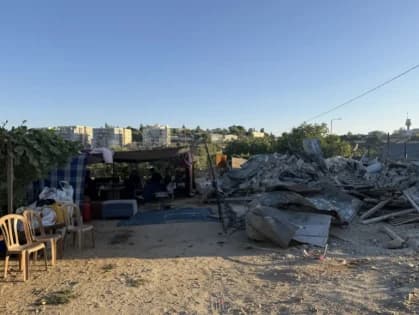 Inside Beit Sakeriya's surrounds