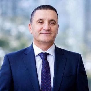 تمديد احتجاز رجل الأعمال طارق النتشة