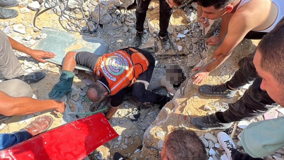Palestinian rescued after Gaza building collapse