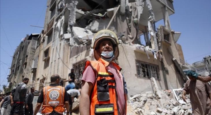 Civil Defense rescues man after Gaza building collapse