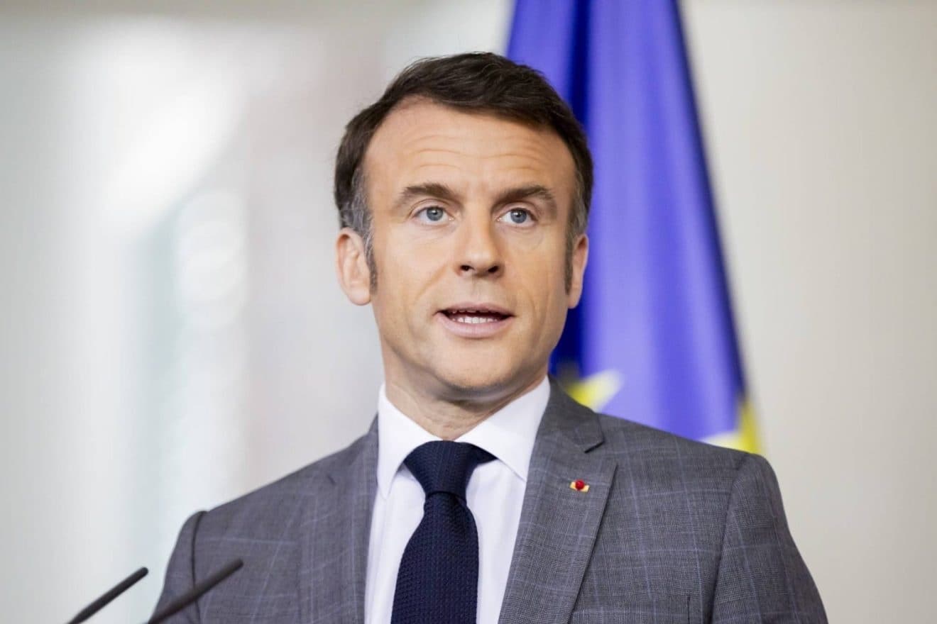 Macron hosts Canadian PM in Saint Pierre