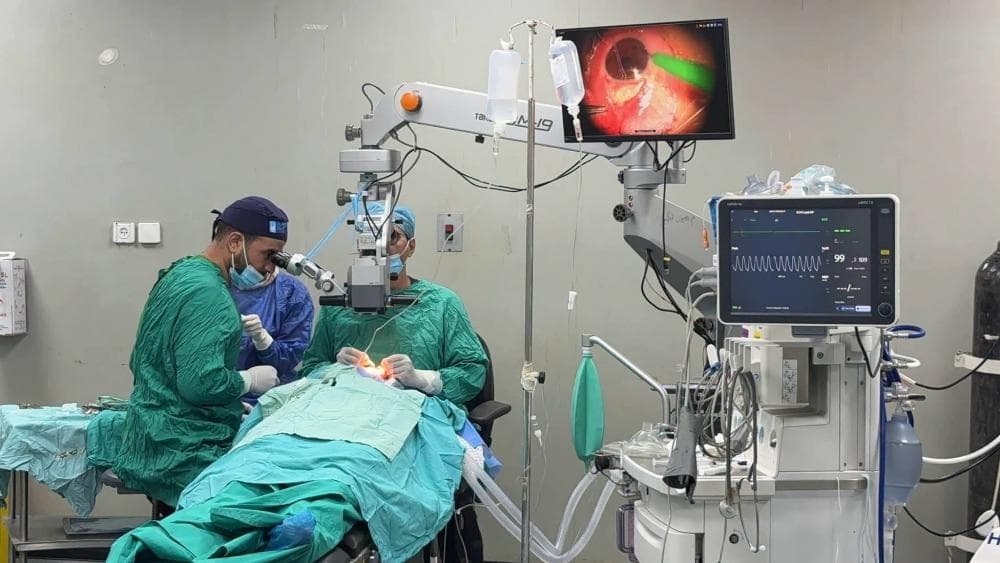 مستشفى العيون بغزة يواجه نقص الأجهزة والأدوية