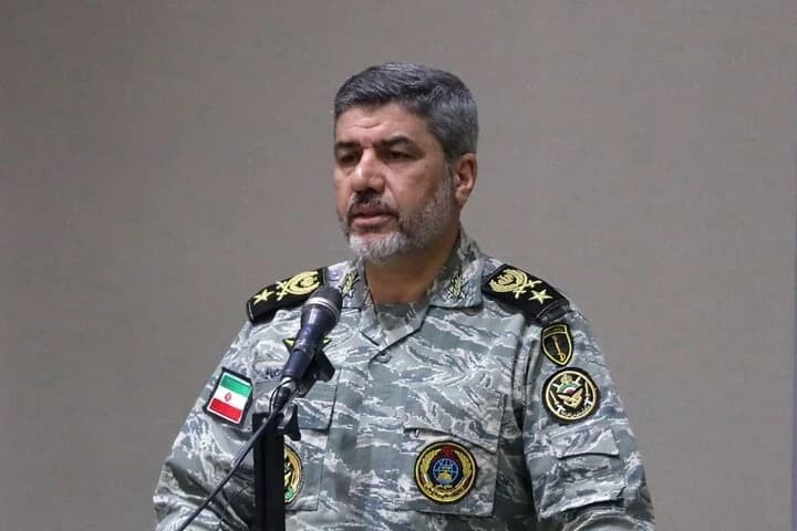 الجيش الإيراني يراقب التطورات ويستعد