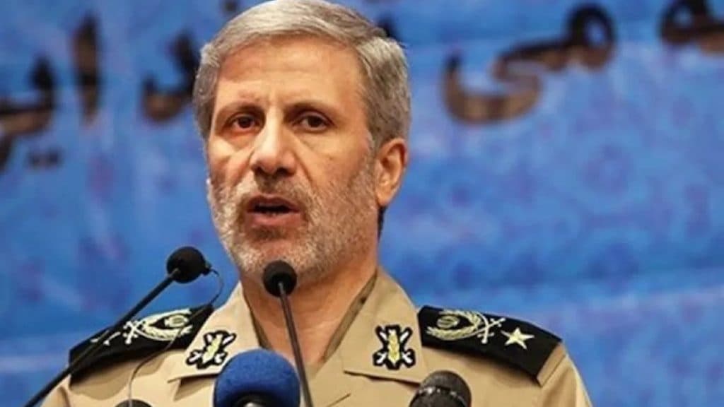 حاتمي يهدد واشنطن بالتصدي