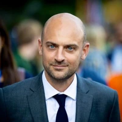 French Foreign Minister urges school calm
