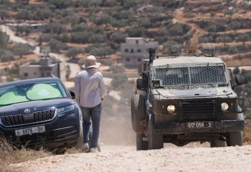 مستوطنون يحيطون منازل فلسطينية وواشنطن تطالب نتنياهو