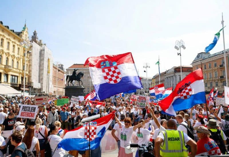 Protests in Zagreb over waste removal delay