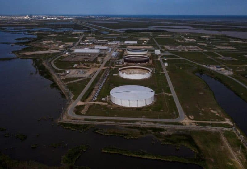 Trump admin proposes 40M barrel oil loan