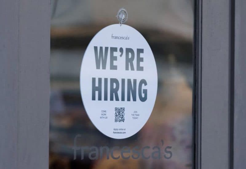US jobless claims rise slightly, below 200K