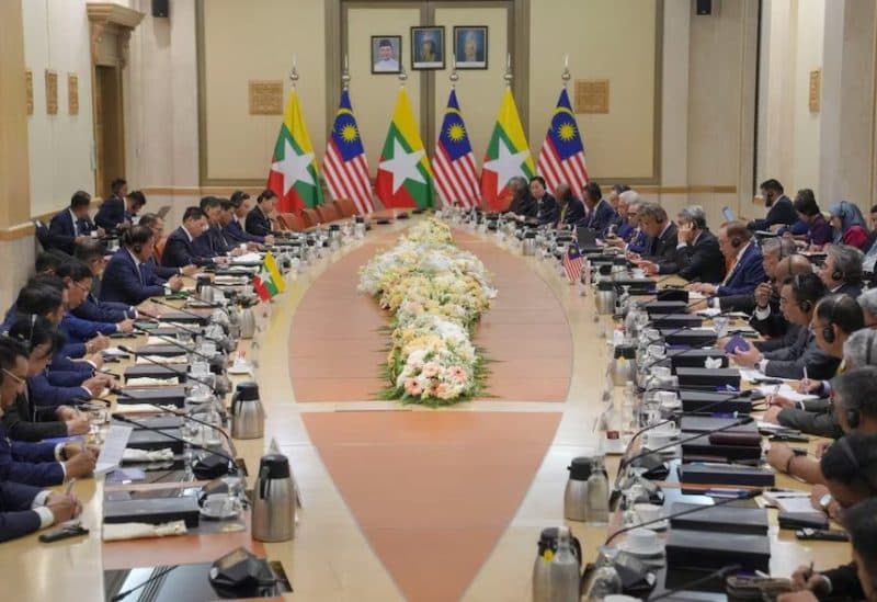 Anwar Ibrahim: Malaysia Supports Myanmar Reintroduction to ASEAN
