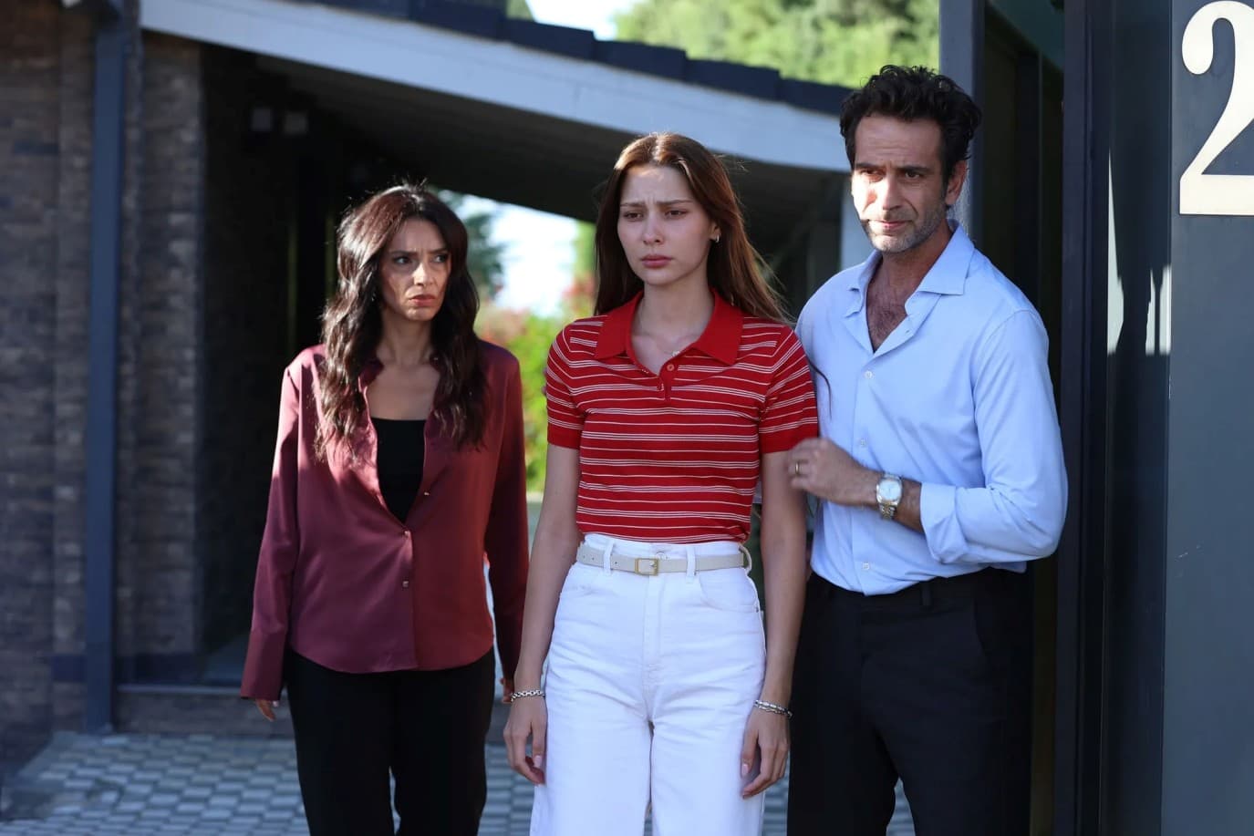 مسلسل إسطنبول الحلقة 15 تتكشف الأسرار